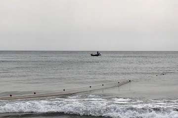 Chinchorro y varada del pescado pasados por agua (Foto TA)